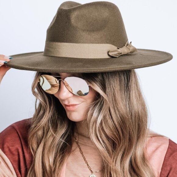 NWT Bohemian Faux Suede Hat With Ribbon Band